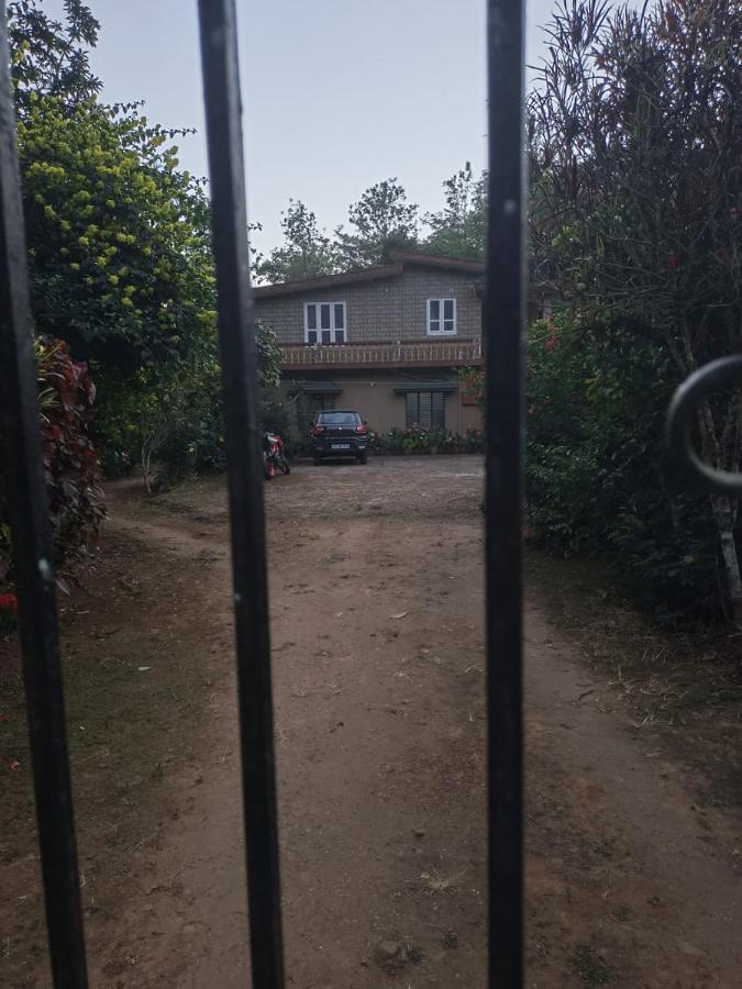 Hill Side Estate Lägenhet Madikeri Exteriör bild